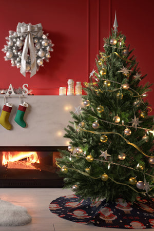 Noel Temalı Noel Baba Desenli Ho Ho Yazılı Yılbaşı Çam Ağacı Örtüsü